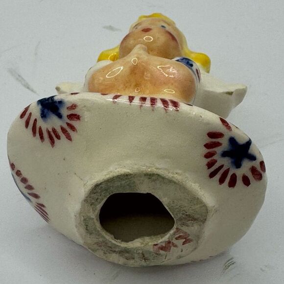 Vintage Angel Figurine with Star Pattern - Picture 5 of 6